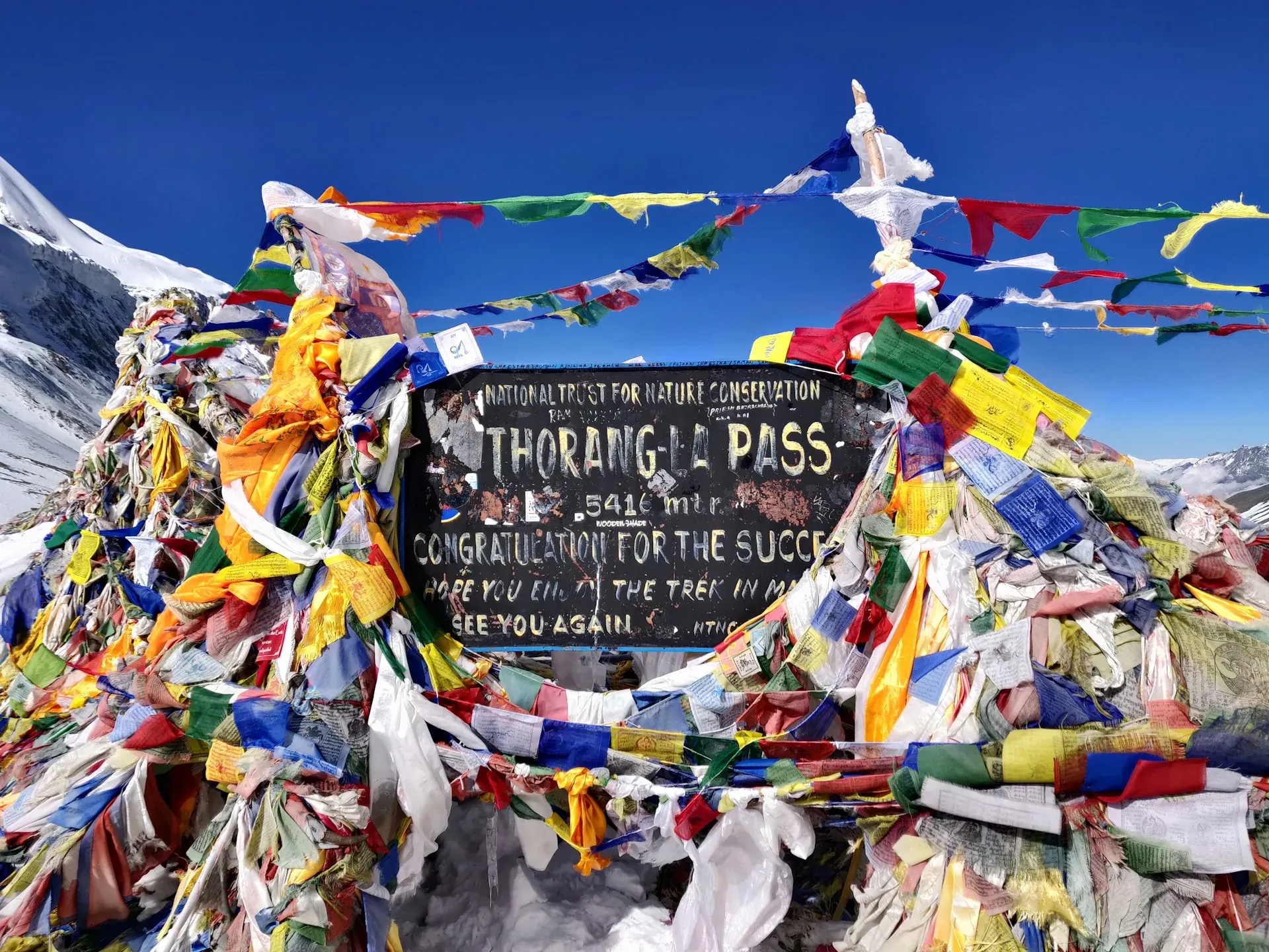 Prayer flags at Khopra Danda ridge